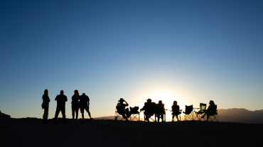 Viajar com um grupo de desconhecidos? Eis o que realmente acontece